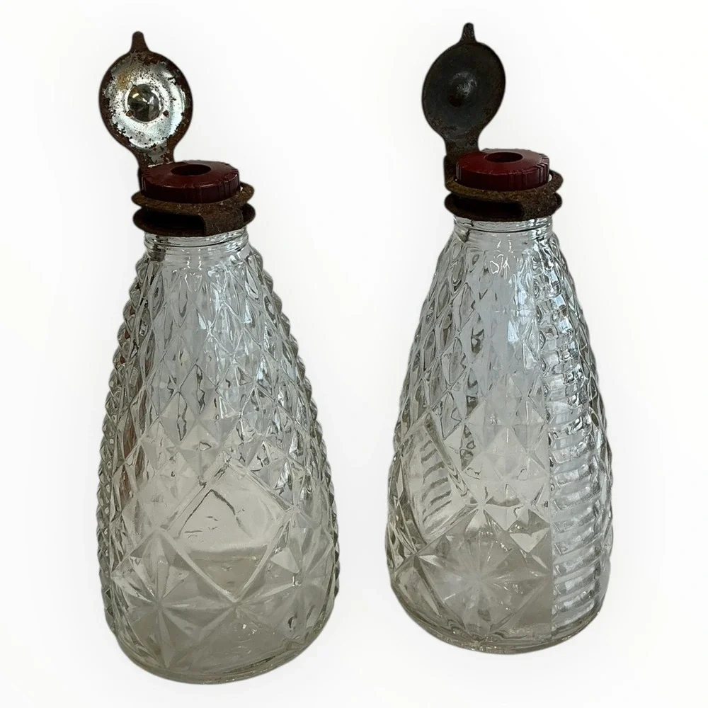 Vintage Pressed Glass Oil Vinegar Cruet Set Flip Top Metal Lids 5.25‎ inch